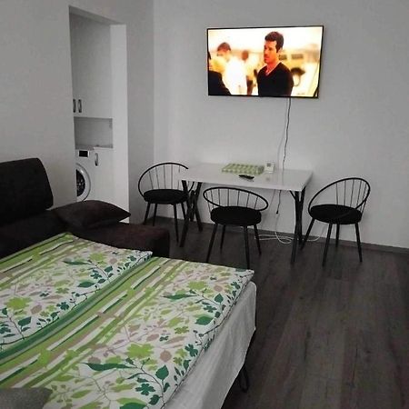 Enci Kiado Apartman Miercurea Ciuc Exterior photo