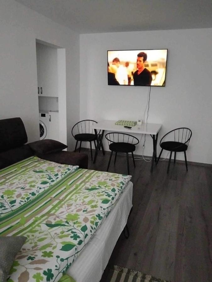 Enci Kiado Apartman Miercurea Ciuc Exterior photo
